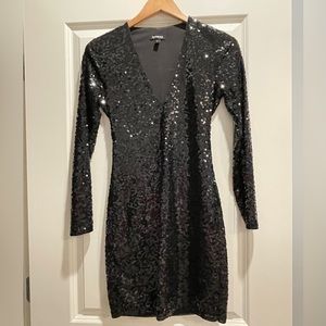 Express Sheath Black V-Neck Sequin Mini Dress Size: Small